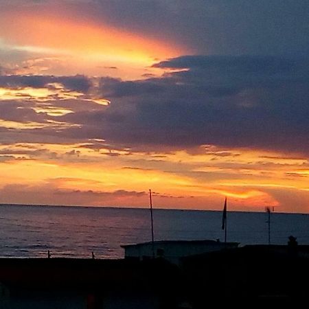 Tula 4 - Appartamento Vista Mare Passoscuro Bagian luar foto